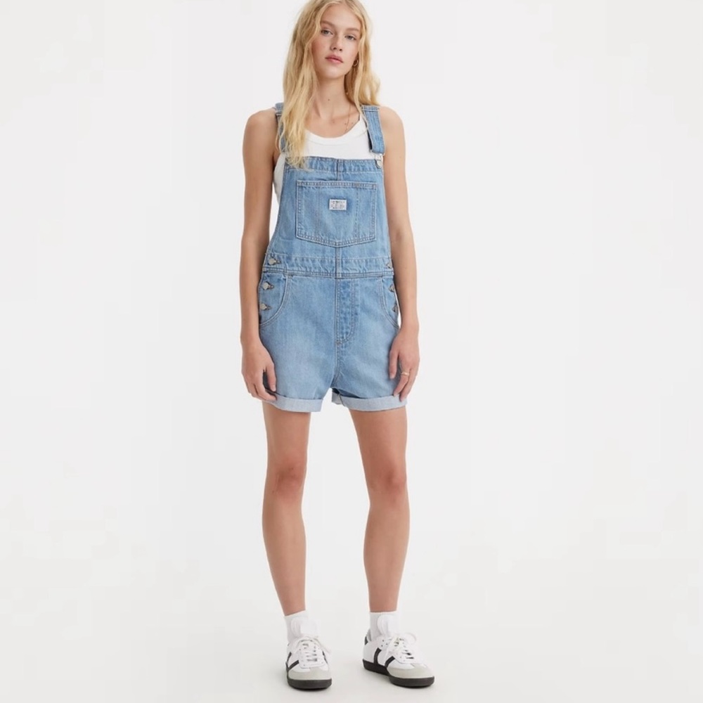 Levi's Women's Vintage Shortalls in Short Fuse size Large